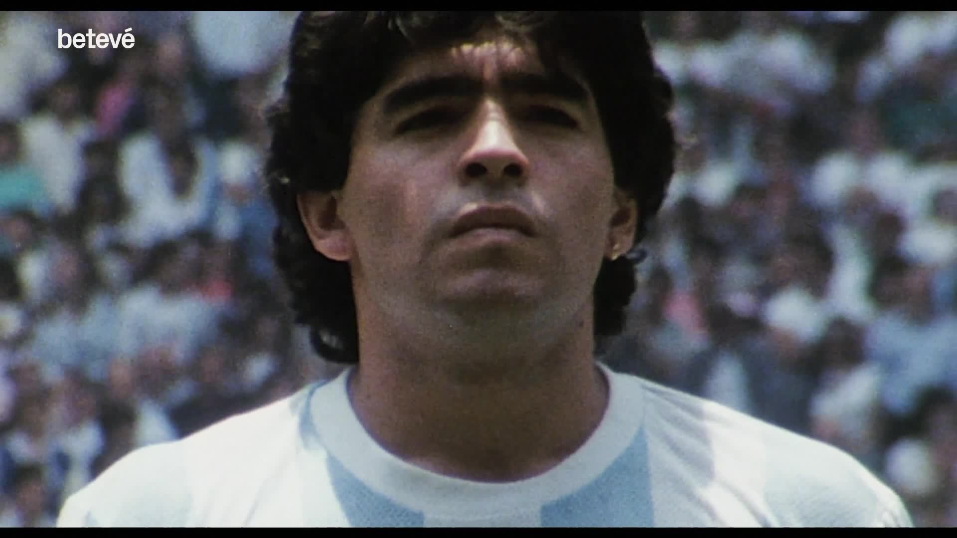 Футболист армандо марадона. Диего армандо марадона. Диего армандо марадона фото. Диего марадона футболист. Марадона наполи.