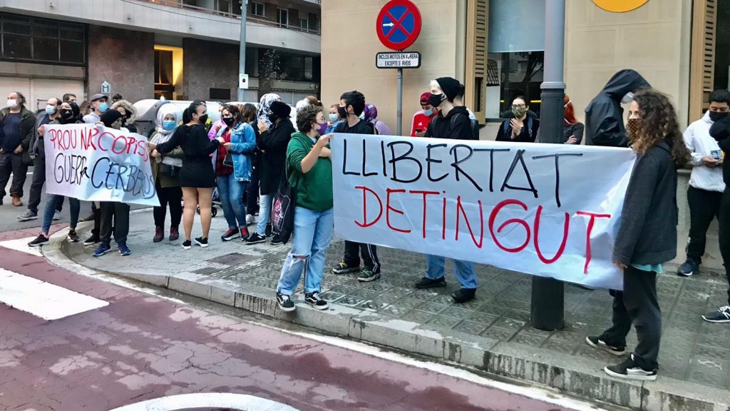 Protesta convocada per Raval Rebel per demanar l'alliberament d'un activista