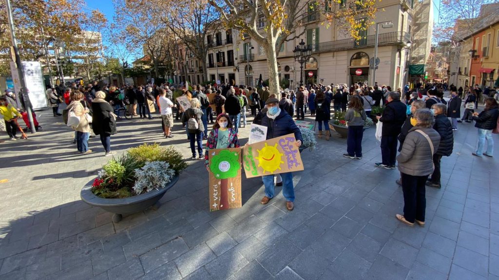 Manifestació de veïns a Sarrià per Can Raventós