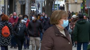 Els metges consideren insuficients les noves restriccions anticovid