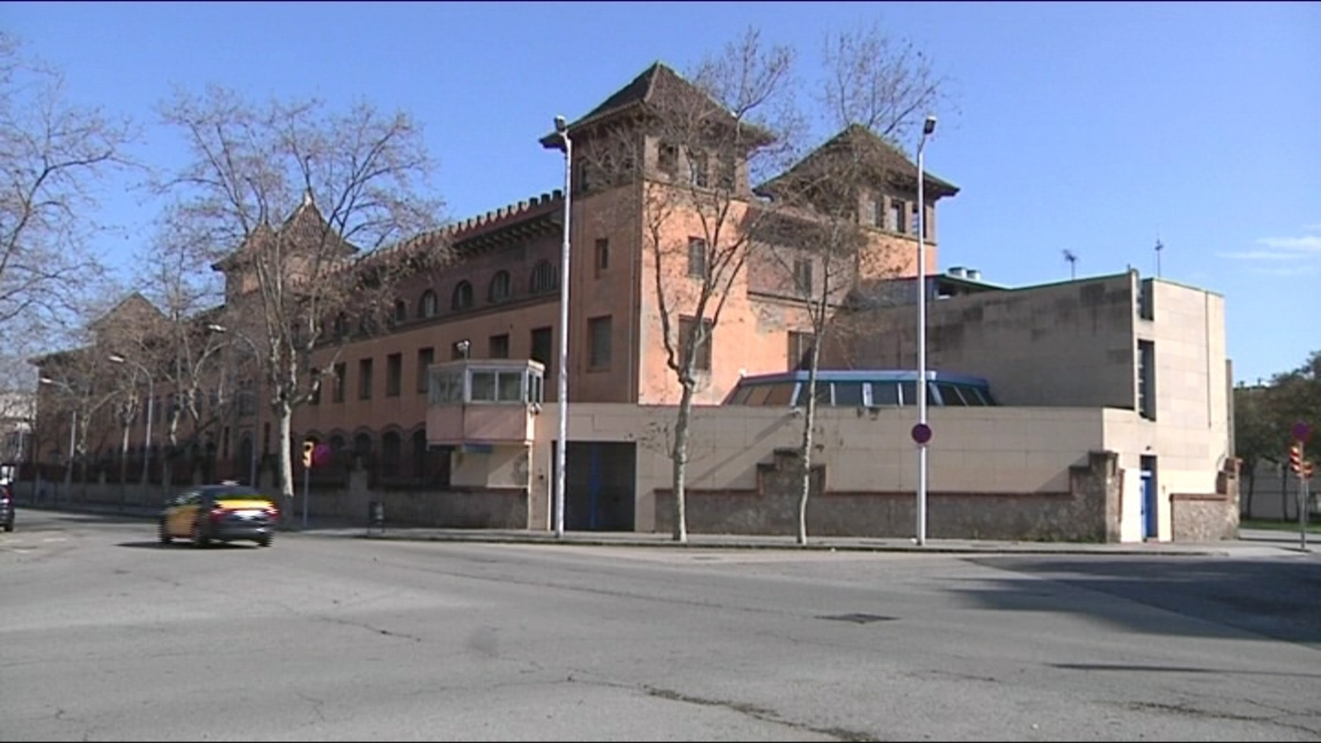 Representants veïnals de la Vila Olímpica proposen que la presó de Wad-Ras aculli un mercat municipal