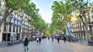Amics de la Rambla alerta dels efectes nocius d’un altre Sant Jordi sense llibres al passeig