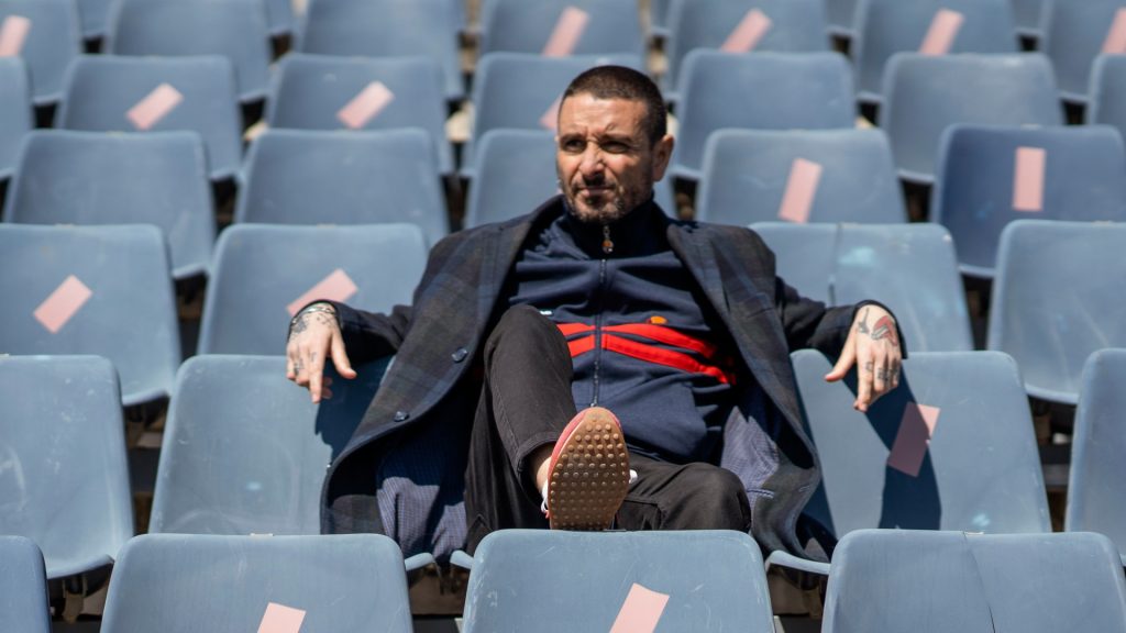 Kiko Amat Retrats retrat graderia Uni&oacute; Esportiva Santboiana