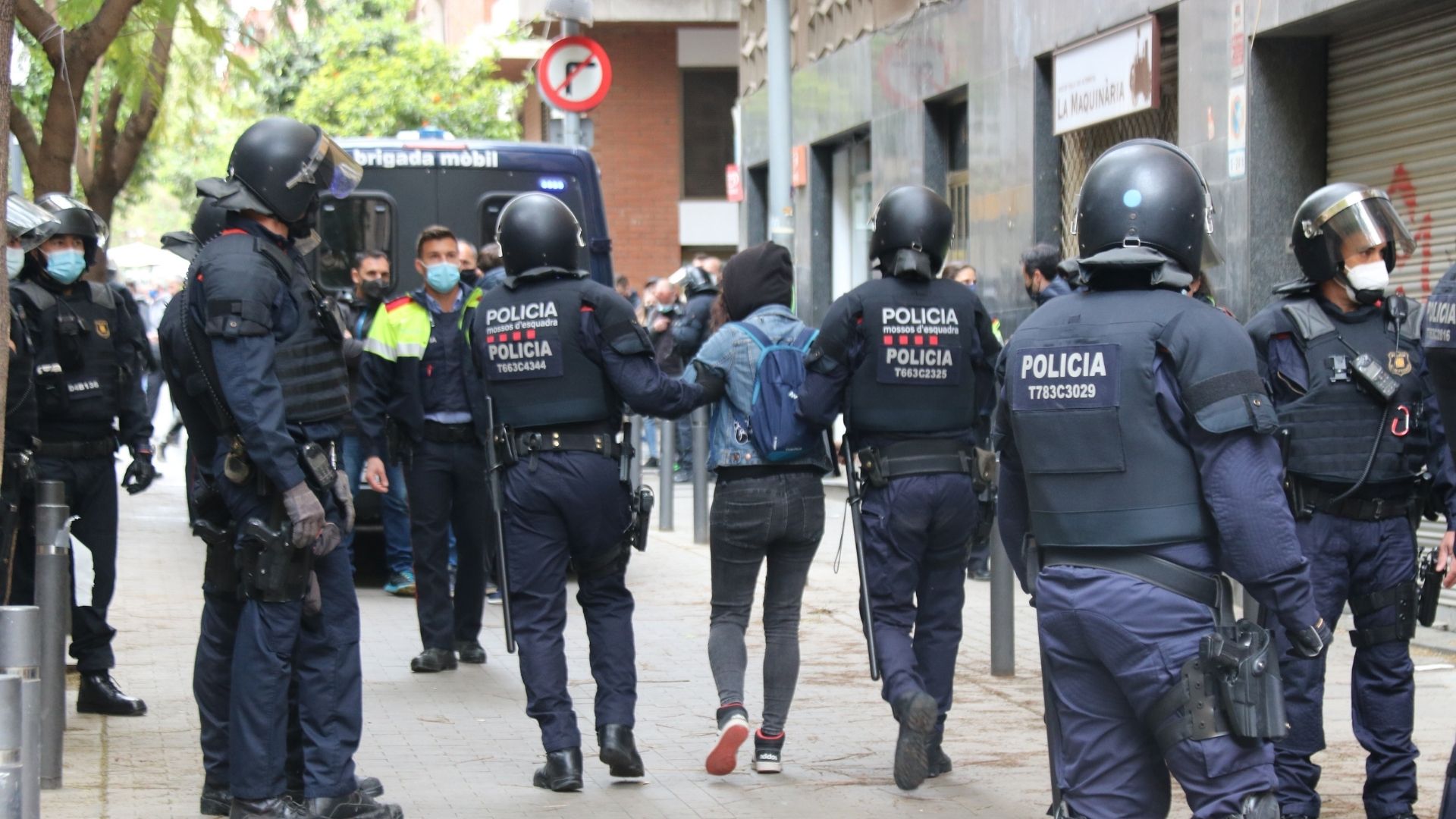 Dispositiu policial durant el desallotjament del Bloc Llavors