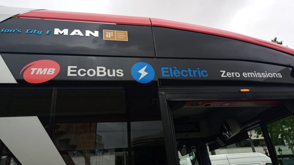 Barcelona posarà a prova el primer autobús elèctric que només necessita càrrega nocturna | autobús, TMB, vehicles elèctrics