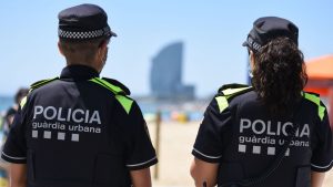 Detinguts dos lladres després de ruixar amb gas pebre un agent de la Guàrdia Urbana