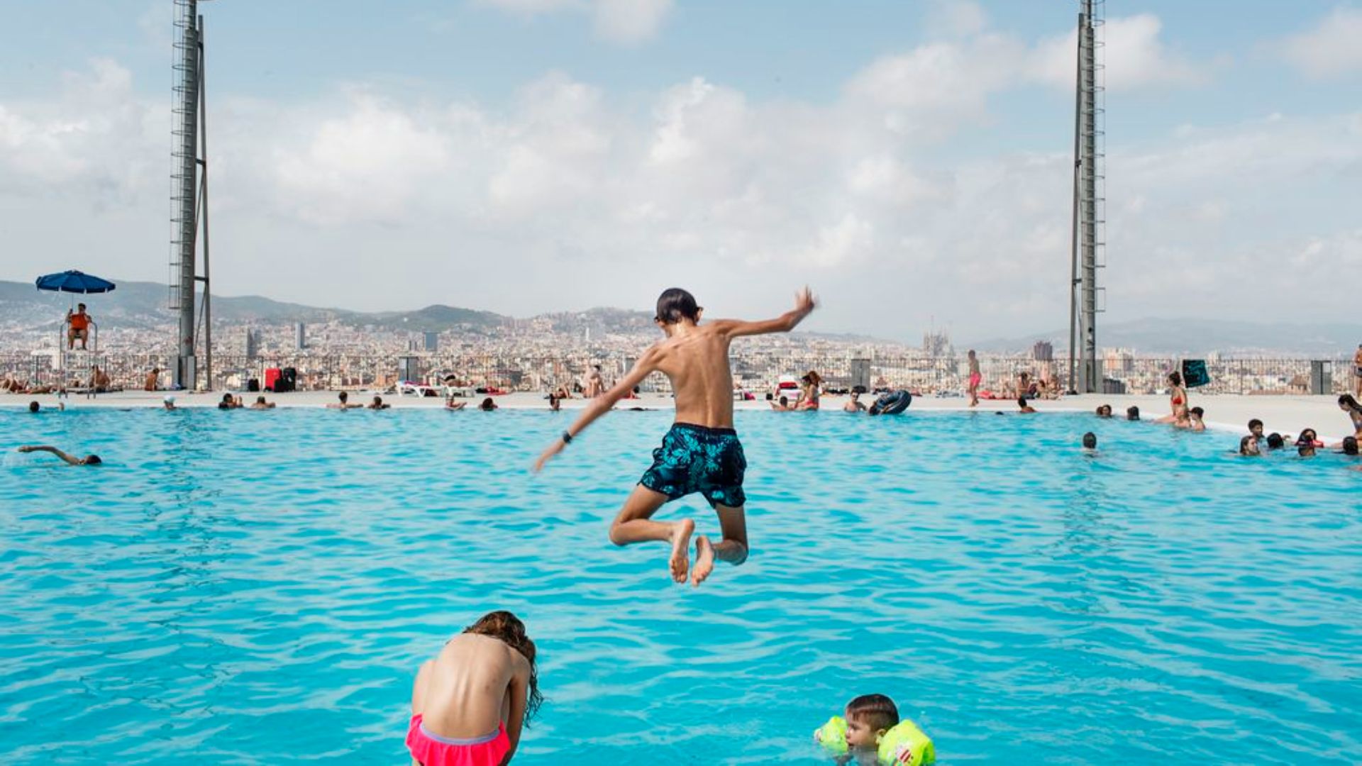 piscina mes barata barcelona