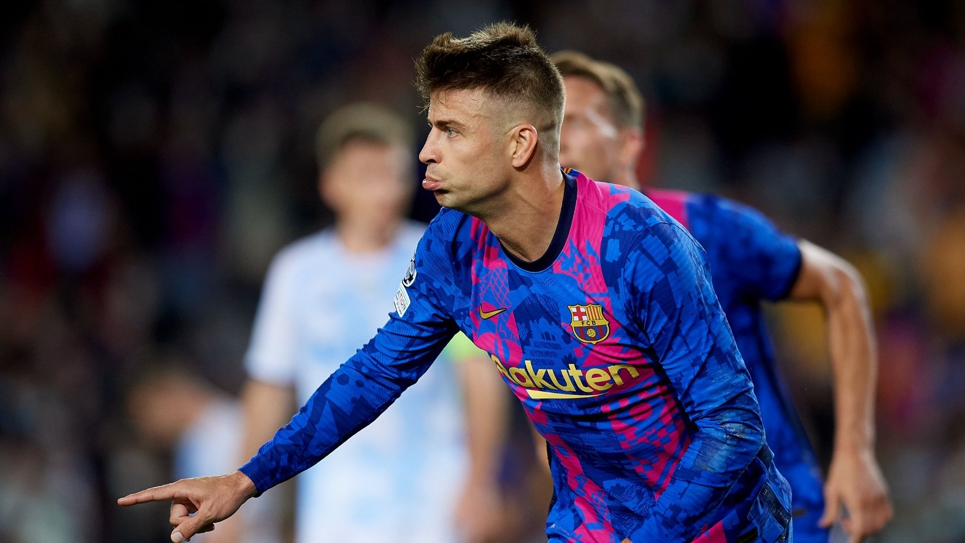 Gerard Piqué iguala un rècord de Roberto Carlos a la Champions | Gerard Piqué, Lliga de Campions