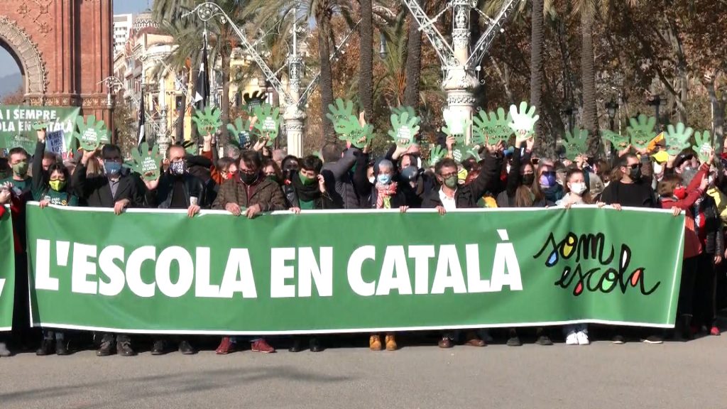 Manifestaci&oacute; Som Escola