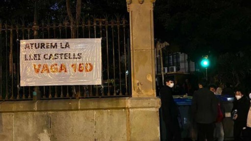 Vaga el 16 de desembre: Un miler d'estudiants a la manifestació a Barcelona per la llei Castells | estudiants, instituts, manifestacions a Barcelona, universitats, vaga