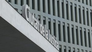 Anul·len l’ordre de presó contra l’acusat de divulgar dades de la víctima de La Manada