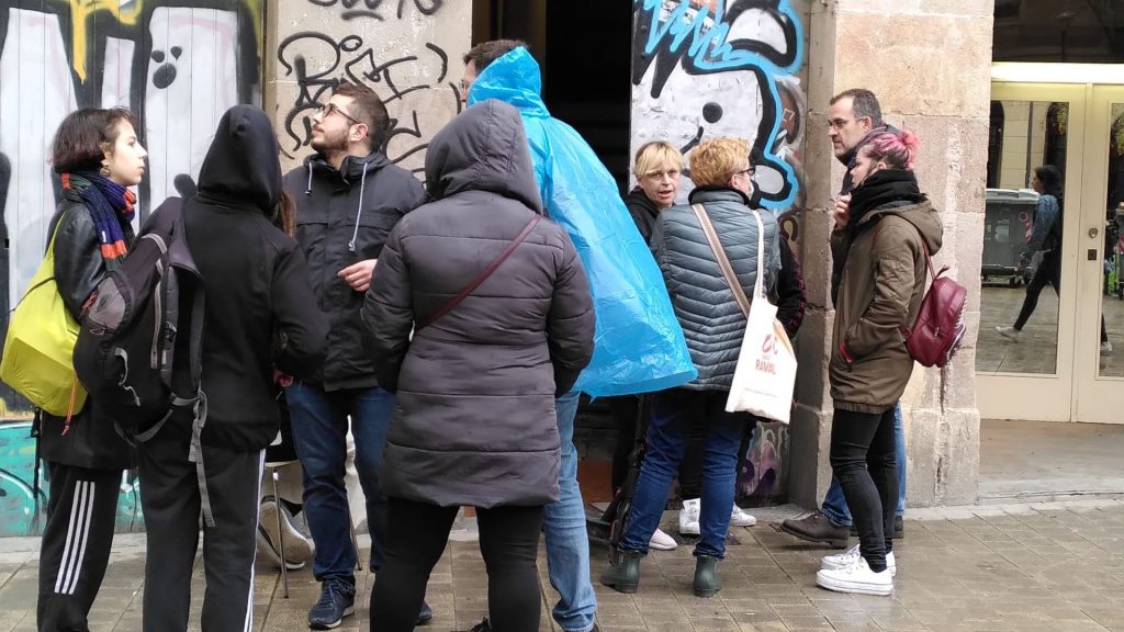 Important dispositiu dels Mossos en un desnonament al Raval | VÍDEO | desallotjaments, desnonaments
