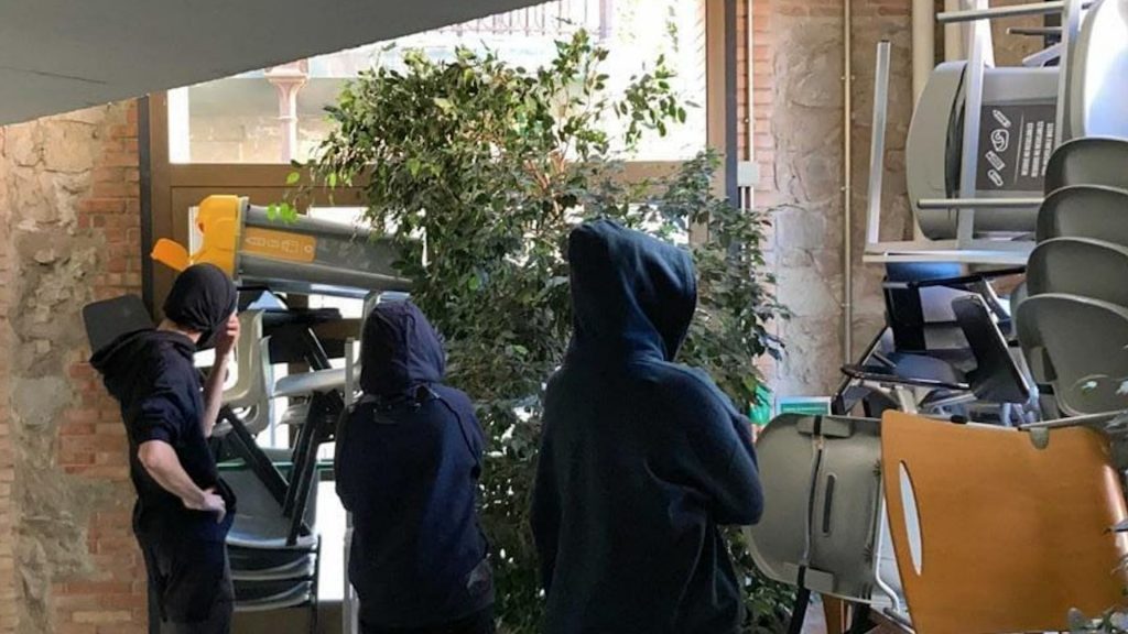 Estudiants ocupen Campus Ciutadella UPF