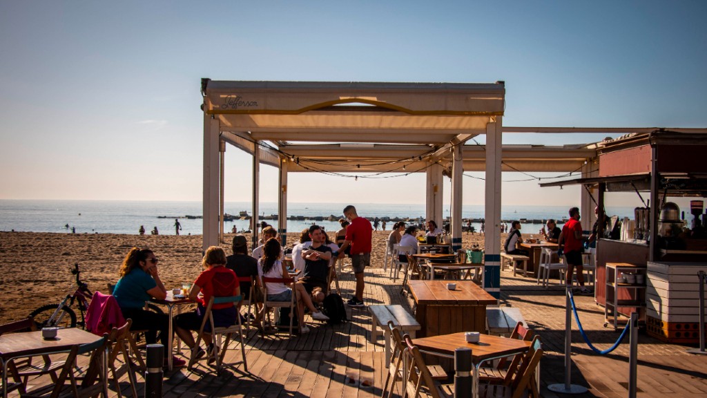 Barcelona incorpora el català com a criteri a la licitació de les guinguetes de platja | Ajuntament de Barcelona, cuina, platges, platja de la Barceloneta