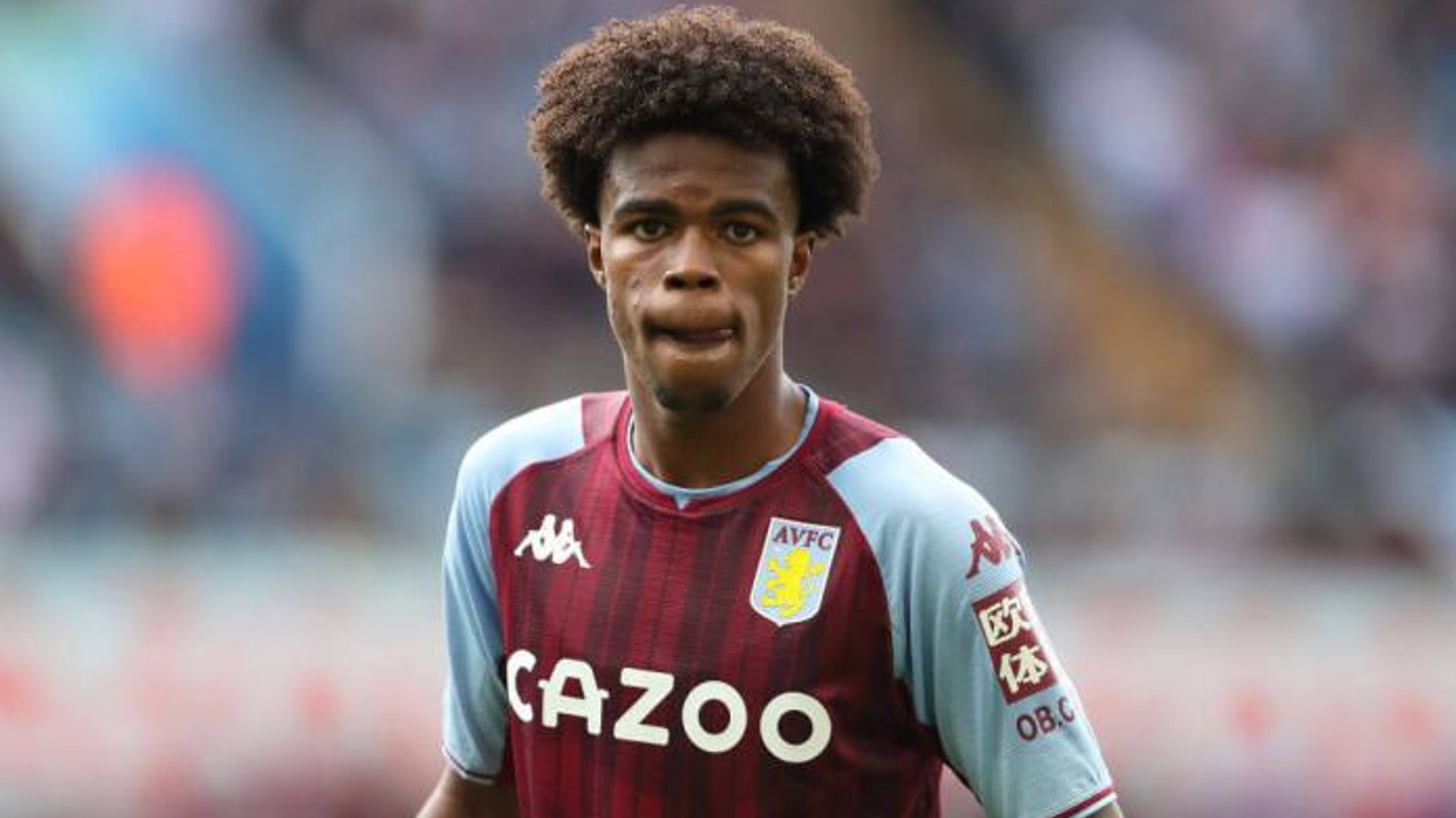 Chukwuemeka jugant amb l'Aston Villa