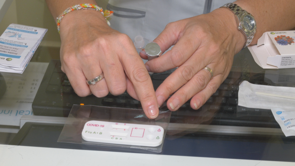 Test per distingir si tenim grip, covid o totes dues alhora | covid, farmàcies, grip