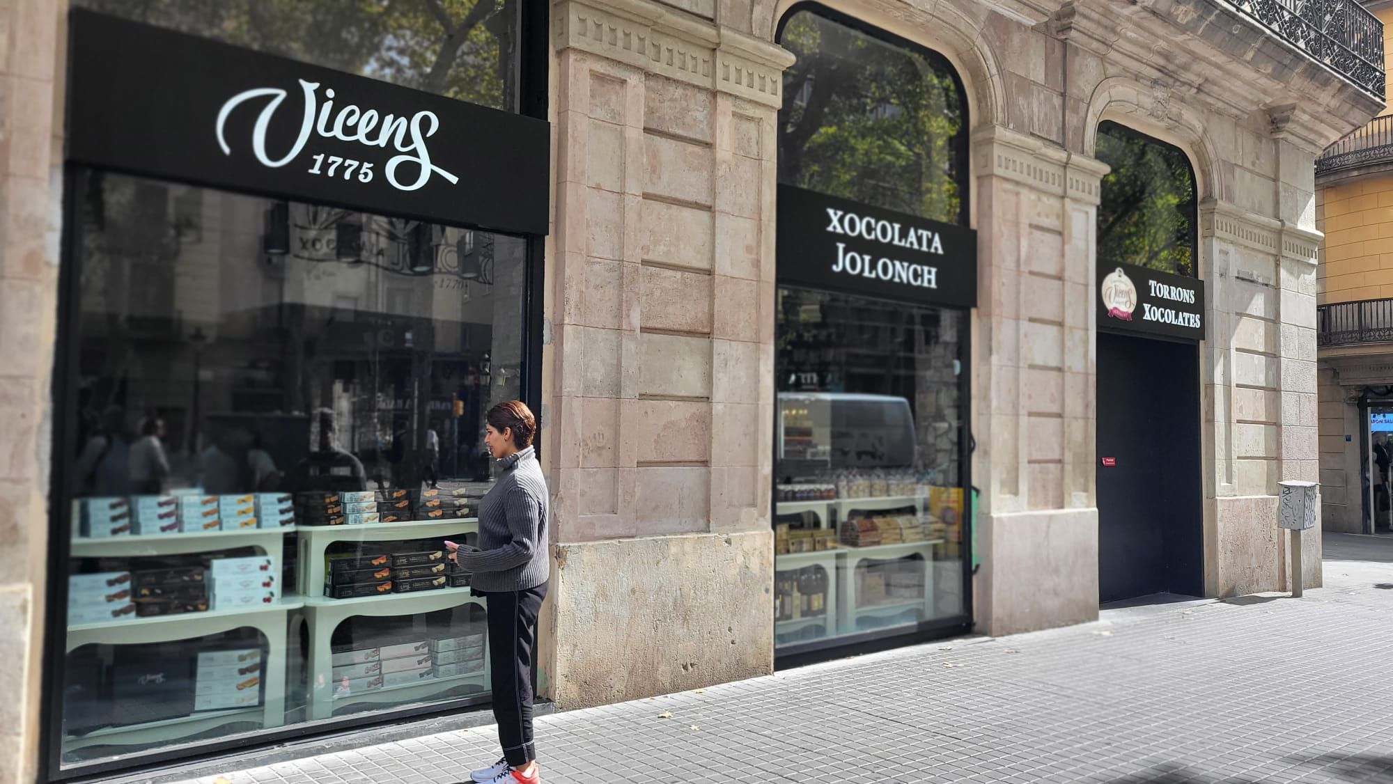 precintada la botiga torrons Vicens a la Rambla