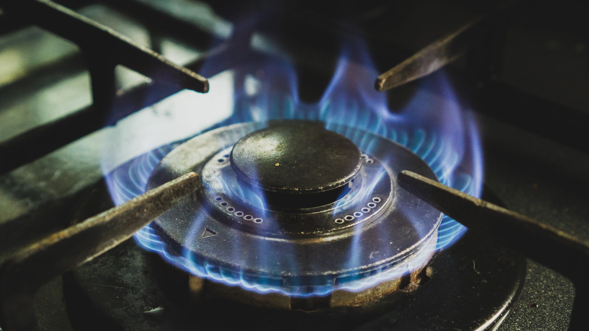 Es desactiven algunes mesures anticrisi: l'IVA de llum i gas torna al 21 % | energia, gas, impostos, IVA, llum, Orient Mitjà