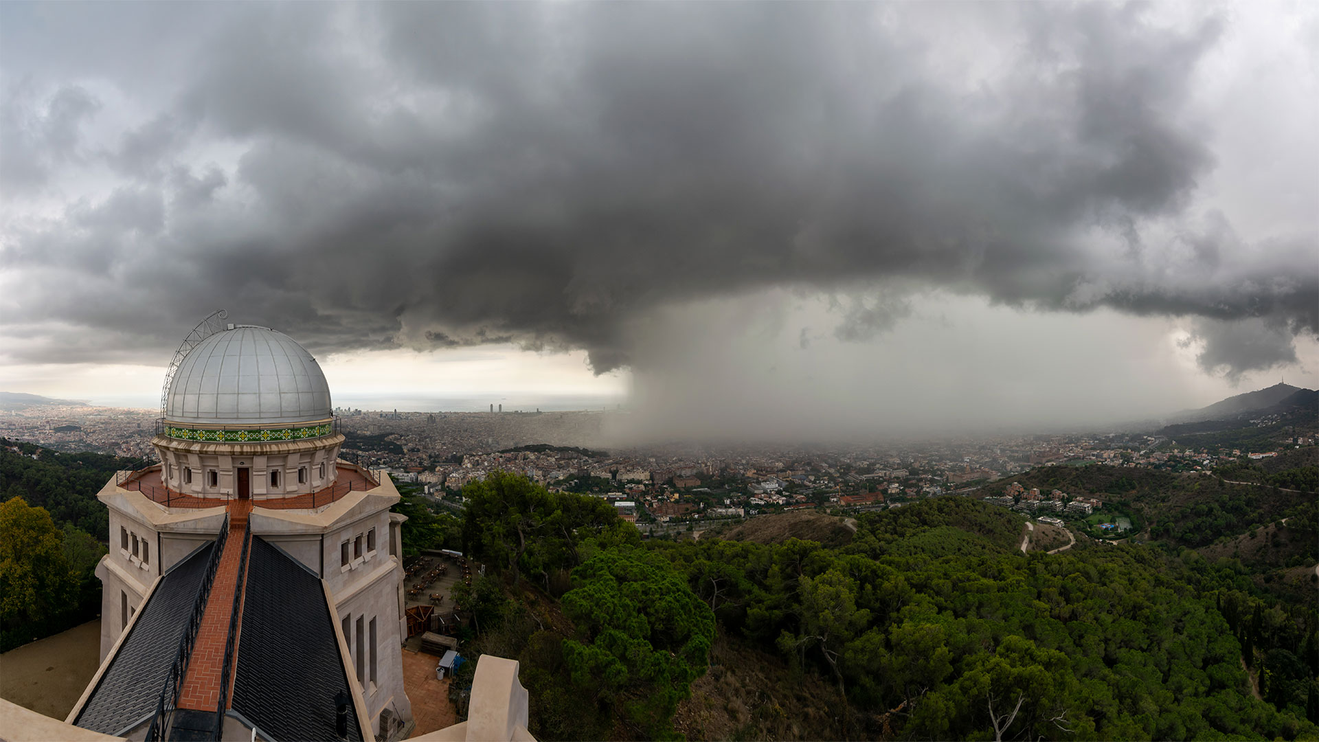 pluja a l'Observatori Fabra