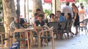 La FAVB reclama al futur govern municipal una nova ordenança de terrasses a Barcelona