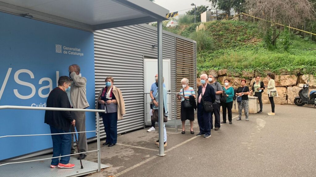 Es comença a punxar la vacuna de la grip i la 4a dosi de la covid a majors de 60 i embarassades | covid, grip, vacunes