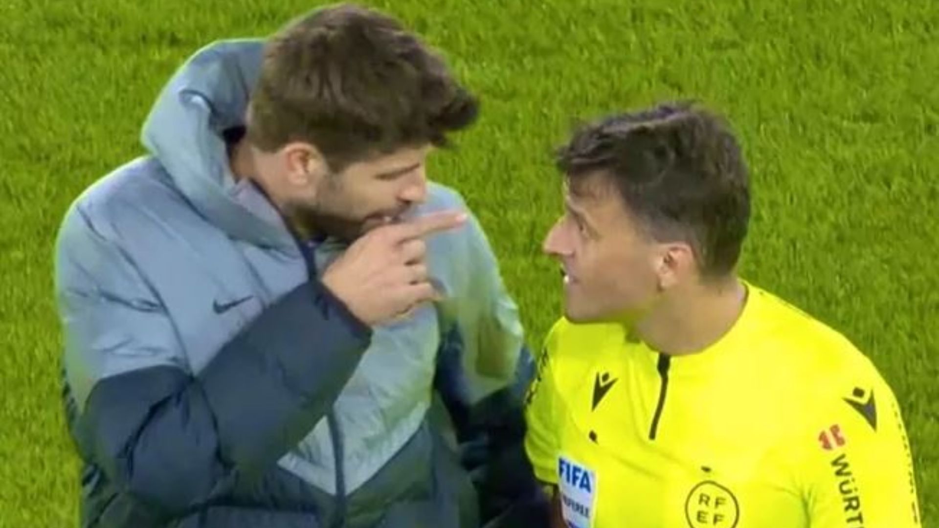 Gerard Piqué insulta greument l'àrbitre Gil Manzano | Gerard Piqué, Primera Divisió