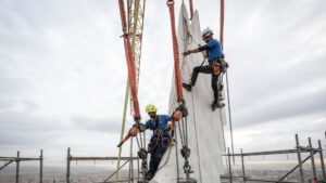 La Sagrada Família col·loca les peces que culminaran les torres dels evangelistes Lluc i Marc