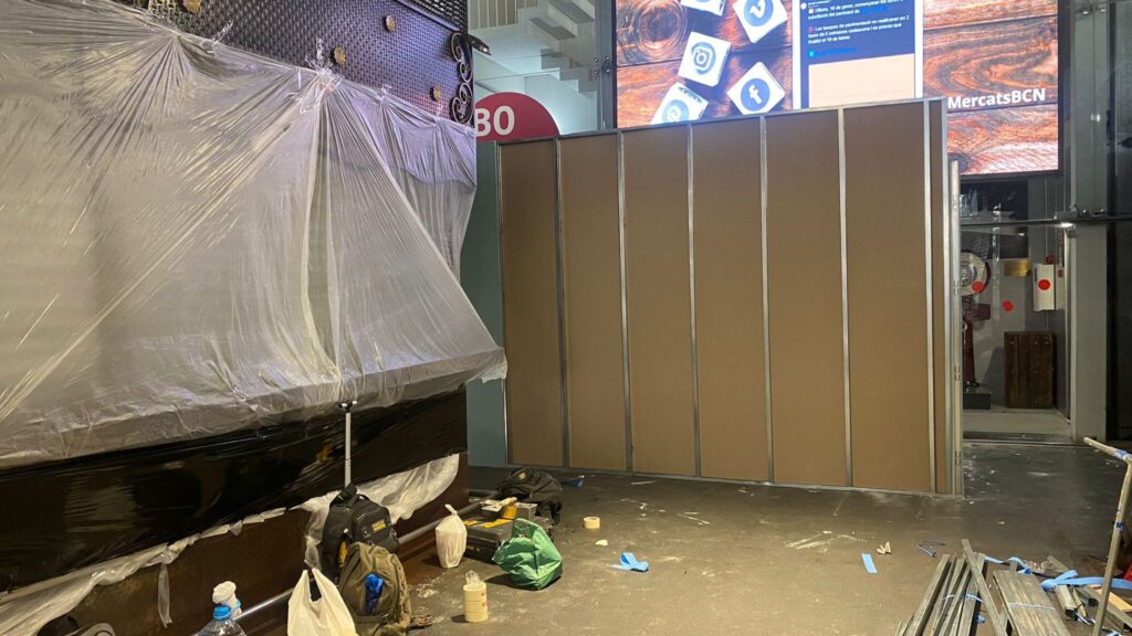 Arrenquen les obres al Mercat de la Boqueria per renovar-ne el paviment | Mercat de la Boqueria, mercats, obres