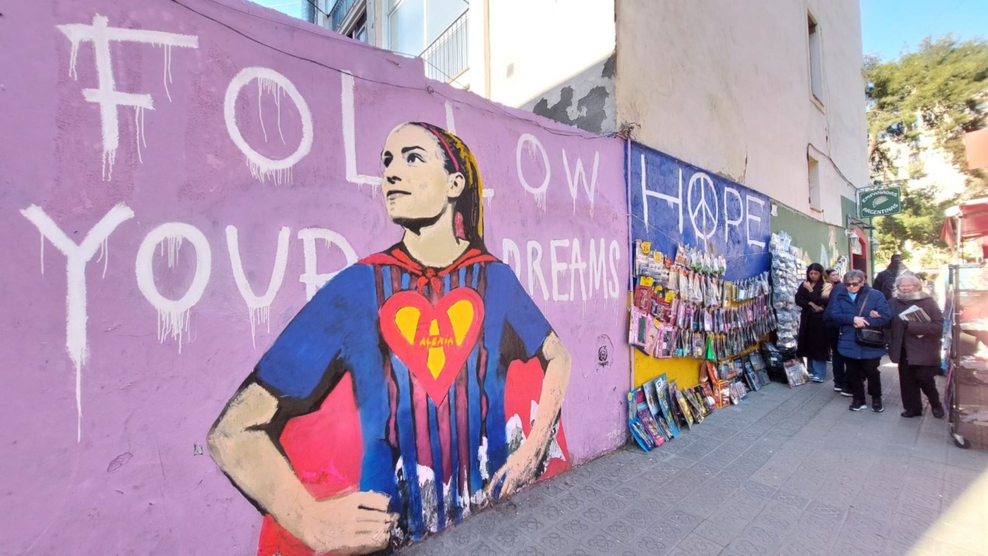 Tvboy restaura el mural d'Alexia Putellas vandalitzat amb insults lesbòfobs | Art, art urbà