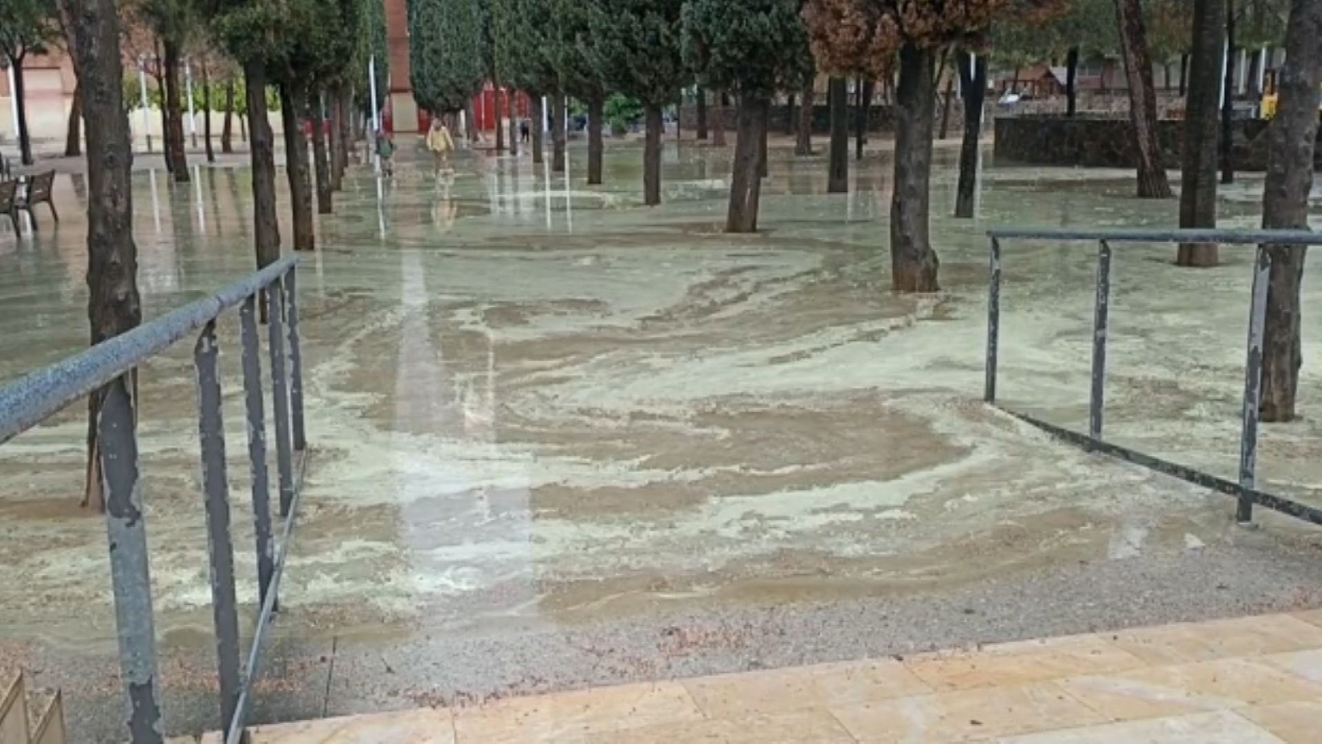 S'aprova la revisió del pla Inuncat amb un nou avís per pluja del Meteocat | pluja, Protecció Civil