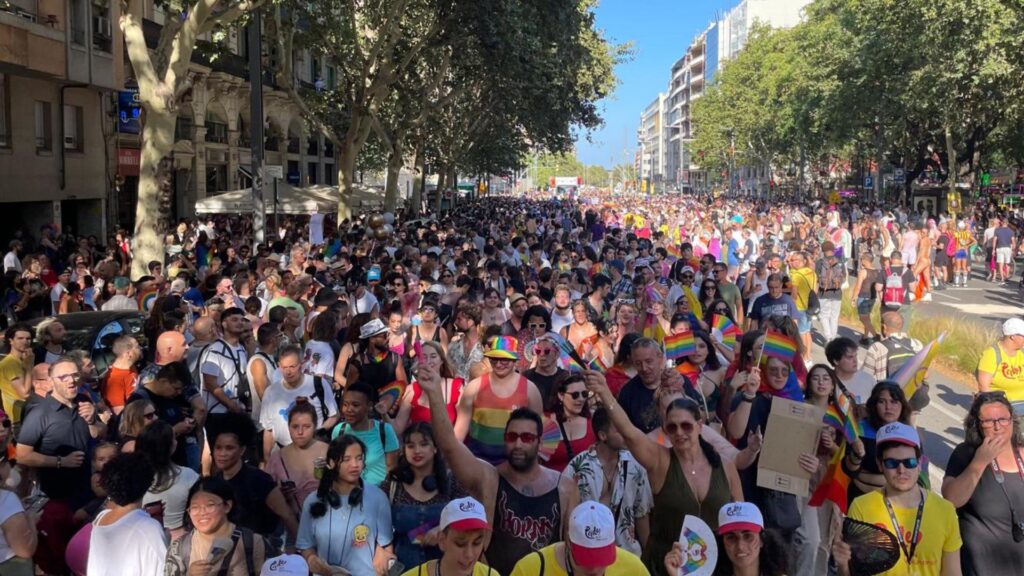 Restriccions de mobilitat i carrers tallats per la manifestació del Pride a Barcelona 2025