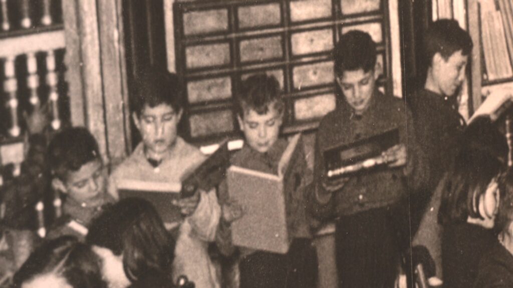 Així es va convertir l'Arxiu Històric de la Ciutat en un refugi d'infants durant la Guerra Civil | Guerra Civil, infants, lectura