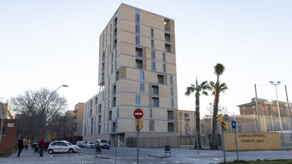 Habitatge protegit: reserva de sòl insuficient per a una demanda en auge a la metròpoli de Barcelona | construcció, Generalitat de Catalunya, habitatge públic, lloguer
