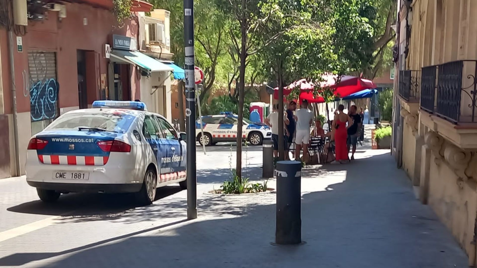 Dos detinguts per un robatori violent amb arma blanca en plenes festes de Sants | armes, detencions, Festa Major de Sants, Mossos d'Esquadra, robatoris