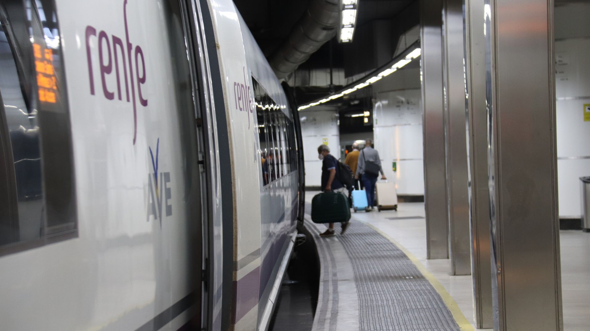 Renfe oferirà dos AVE més al dia entre Barcelona i Màlaga | Renfe, transport públic, tren