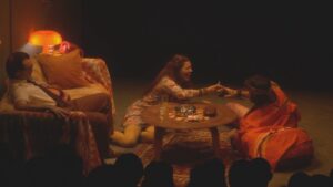 ‘Love, love, love’, comèdia de hippies i mil·lennistes