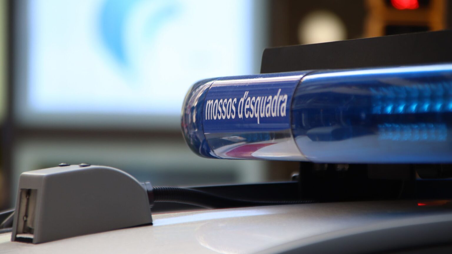 9 detinguts a la plaça de la Gardunya per una baralla amb pals i armes blanques | baralla, detencions, Mossos d'Esquadra