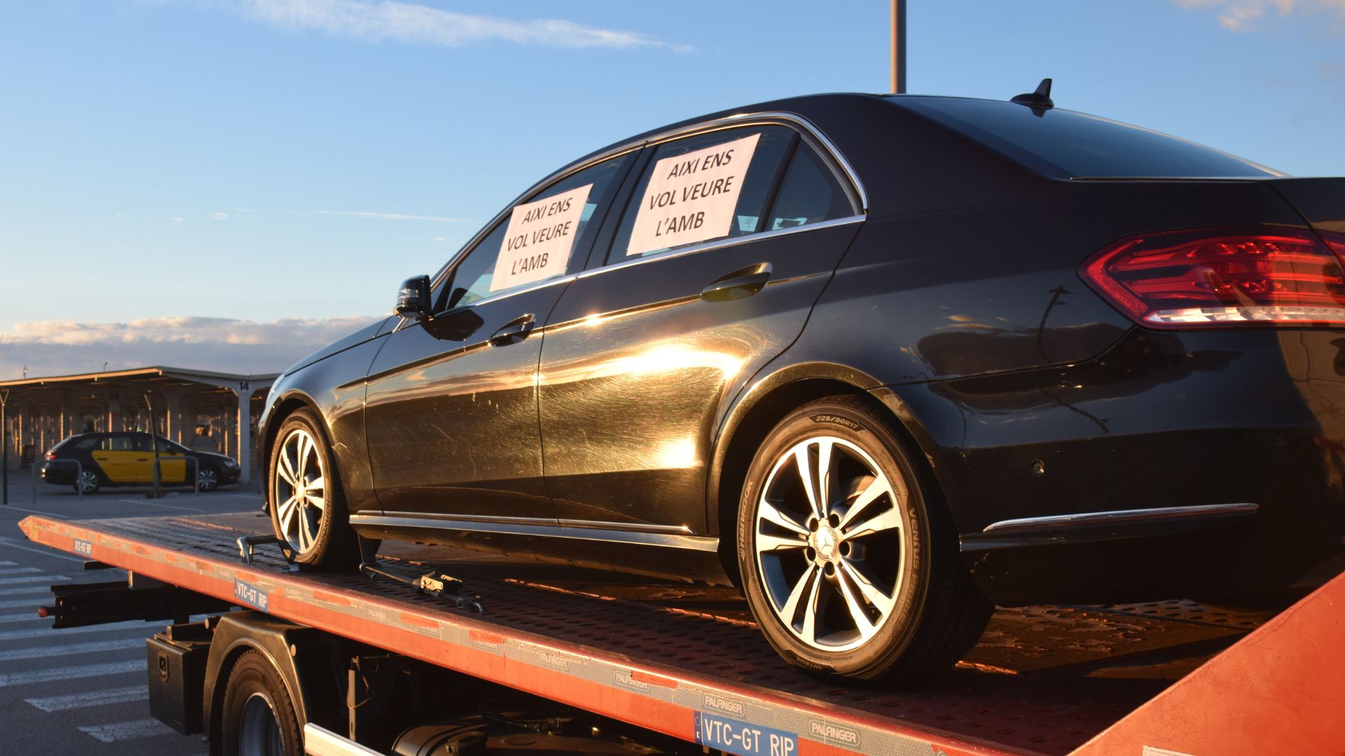 El Tribunal Europeu de Drets Humans admet un recurs dels VTC contra la immobilització de vehicles | Àrea Metropolitana, drets humans, multes, taxi, vtc