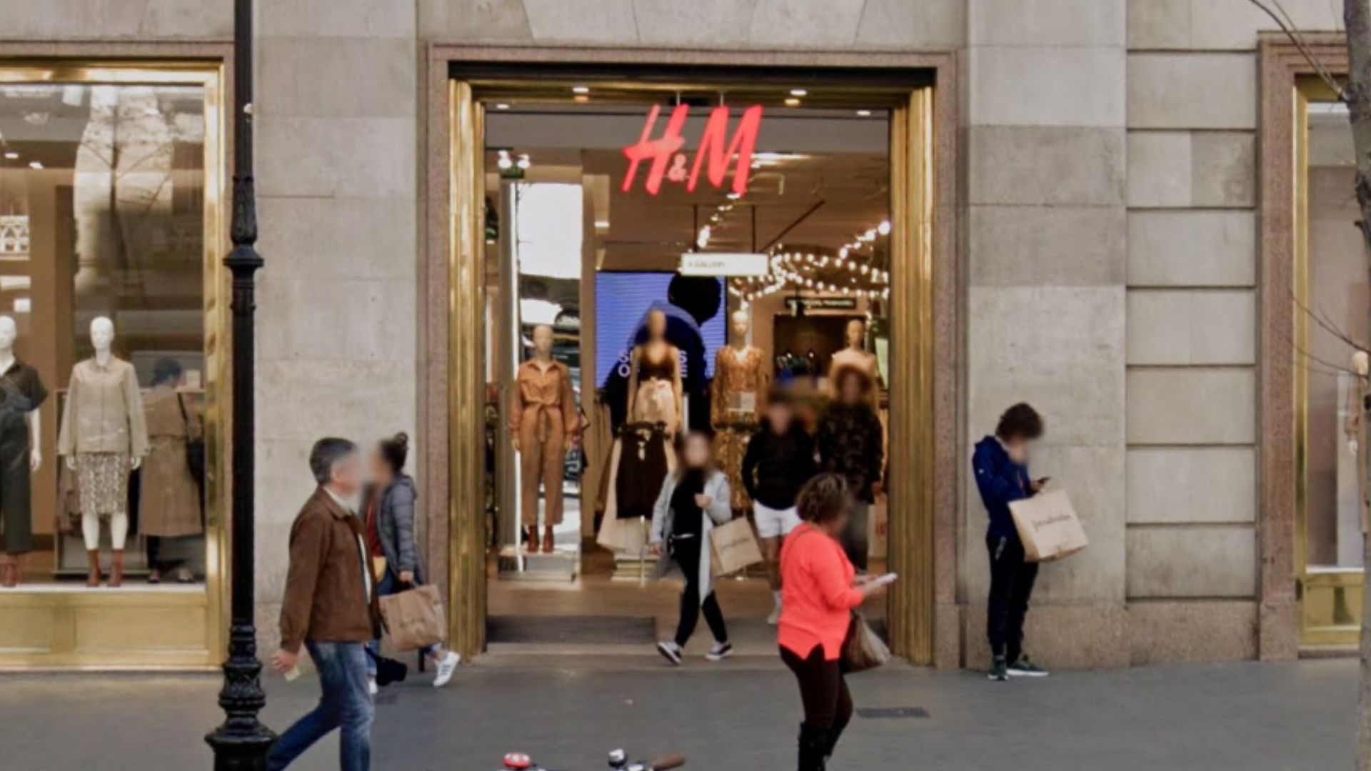 Acaba sense acord la mediació entre el comitè d'empresa i H&M per desencallar el conflicte | botigues, CGT, sindicats, treballadors