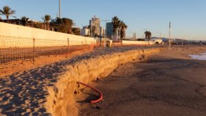 Les platges de Barcelona perden fins a 40 metres d’amplada en un mes pels temporals