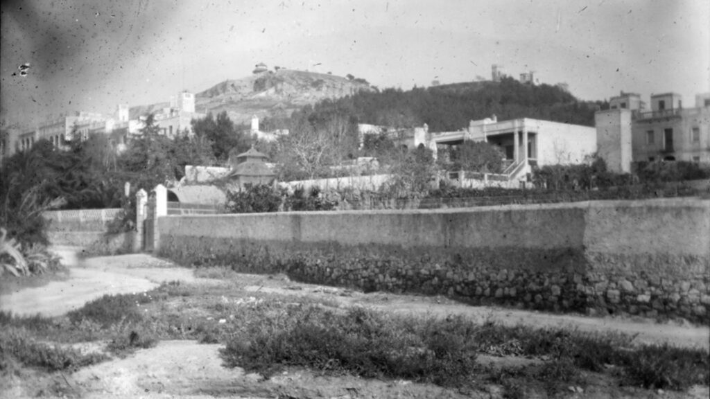 Les coses bones: Balmes, quasi de cap a peus; nou parc a la Colònia Castells i un cens d'"expats" | Ajuntament de Barcelona, carrers, Colònia Castells, obres