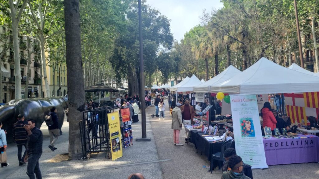 parades llibres Sant Jordi rambla Raval