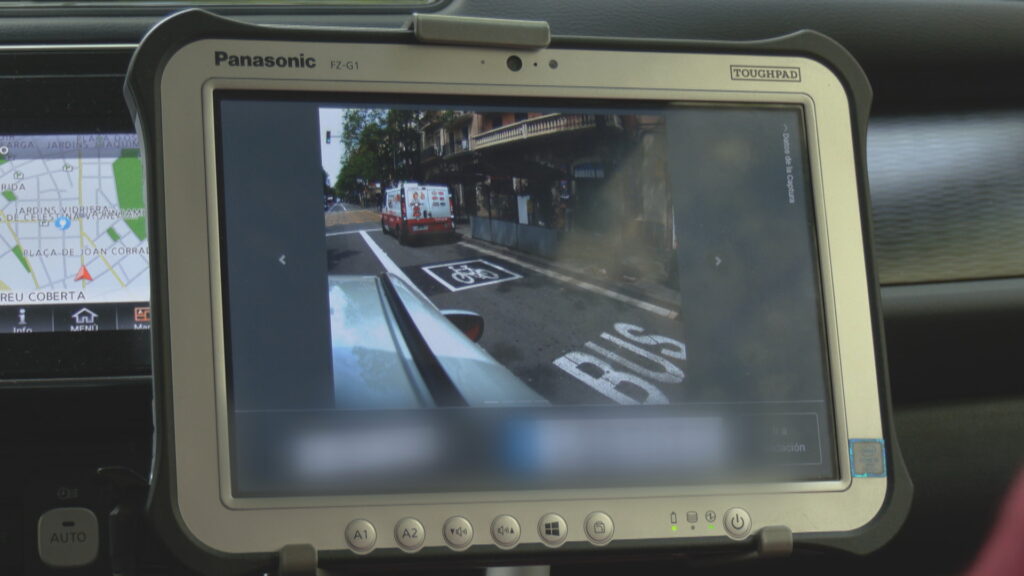 El vehicle de TMB va detectar en període de proves el doble d'infractors que el 2023 al carril bus | Guàrdia Urbana, multes, TMB