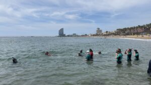 Uns 200 voluntaris de la Copa Amèrica es formen per ser experts en el barri de la Barceloneta