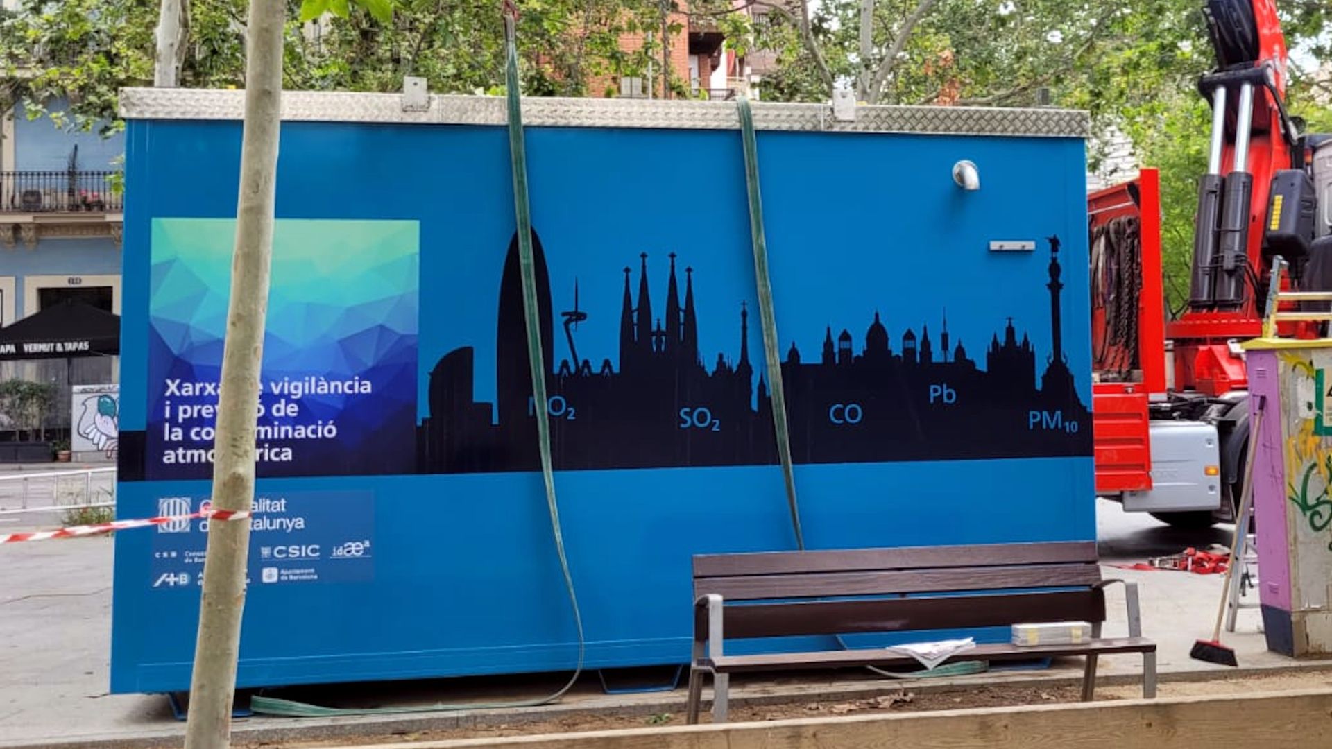 L'estació de l'Eixample per mesurar la contaminació està mal ubicada: "No és representativa" | contaminació atmosfèrica, trànsit