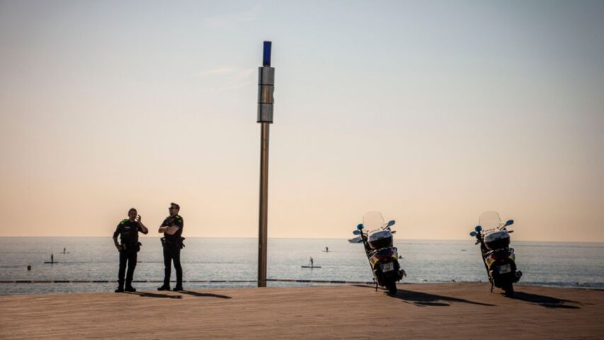 Barcelona reforça la seguretat en miradors i platges durant l'eclipsi solar | eclipsi