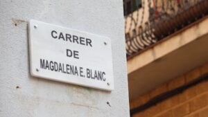 Gràcia canvia el nom dels carrers de tres santes i els dedica a dones del barri