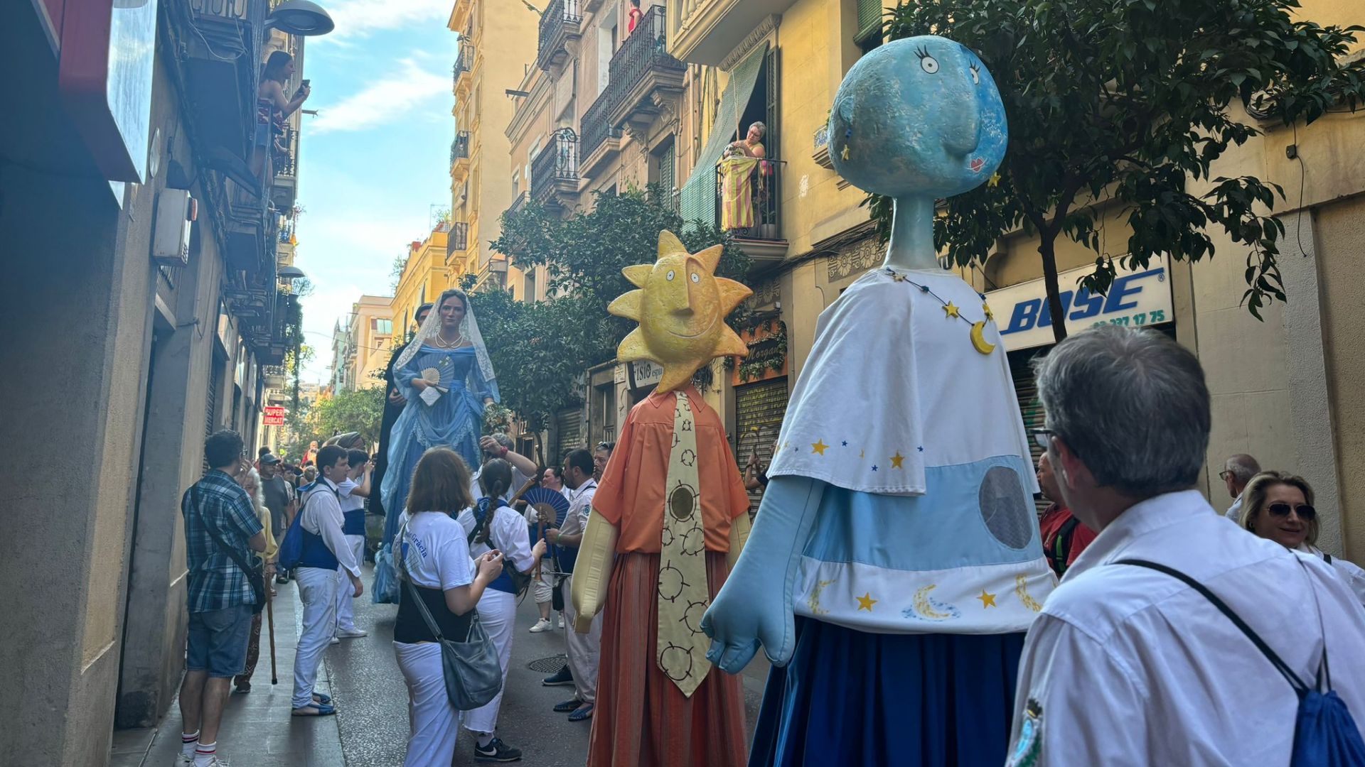 Gegants de les festes de Gràcia: On i quan veure'n? Cercaviles i horaris | agenda del cap de setmana, cultura popular, festes majors, gegants