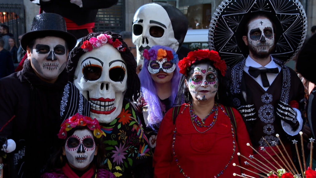 Castanyada i Halloween 2025: Què fer a Barcelona? Activitats més destacades | castanyes, cultura popular, Tots Sants