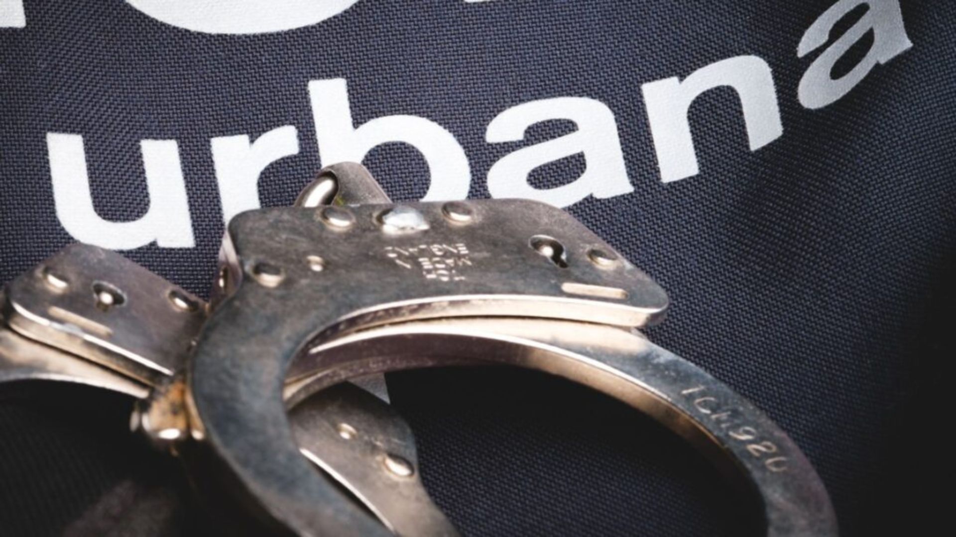 detingut urbana escopir parella orientació sexual